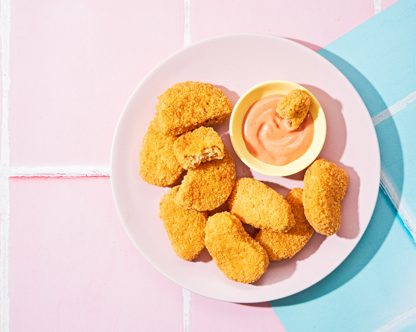Nuggets de pollo crujientes con salsa distribuidor de helados y congelados